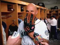 ����������� "Talk to the Glove", �����: Seattle Mariners, ���������: Copacino & Fujikado